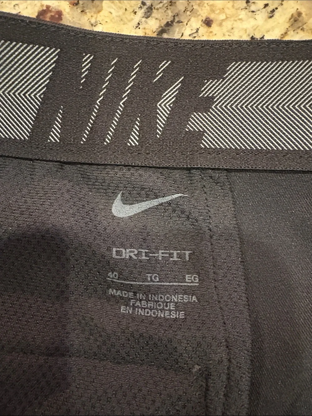 Nike Men's Black Flat Front Dry Fit Performance Golf Shorts sz 40 Waist - Picture 3 of 12
